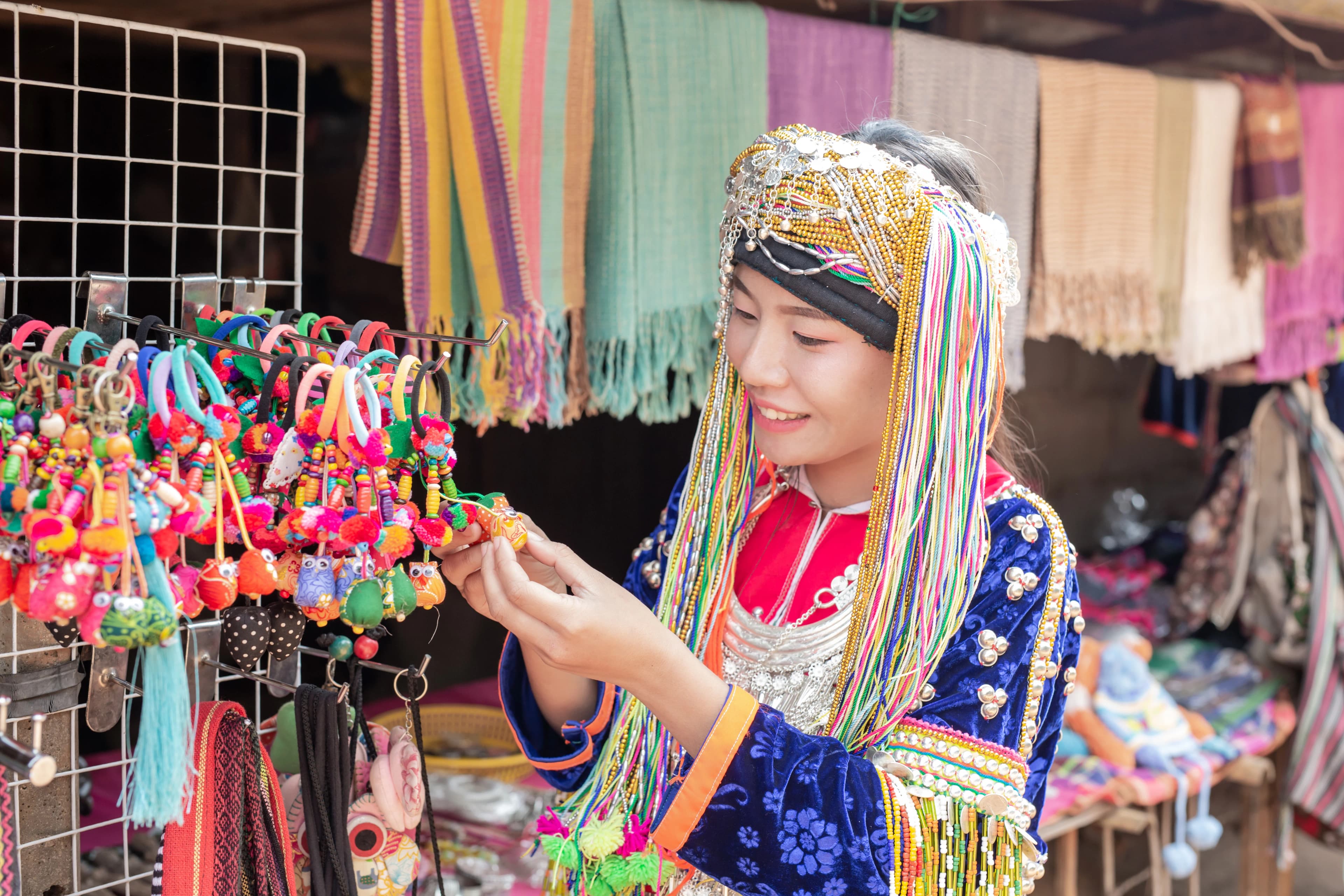 Thai Silk & Craft Market Tour